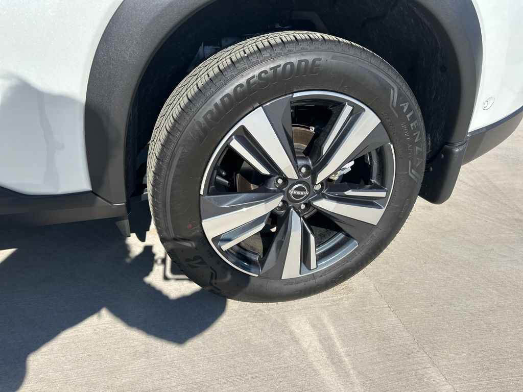 2024 Everest White Pearl Nissan Rogue SL FWD SUV