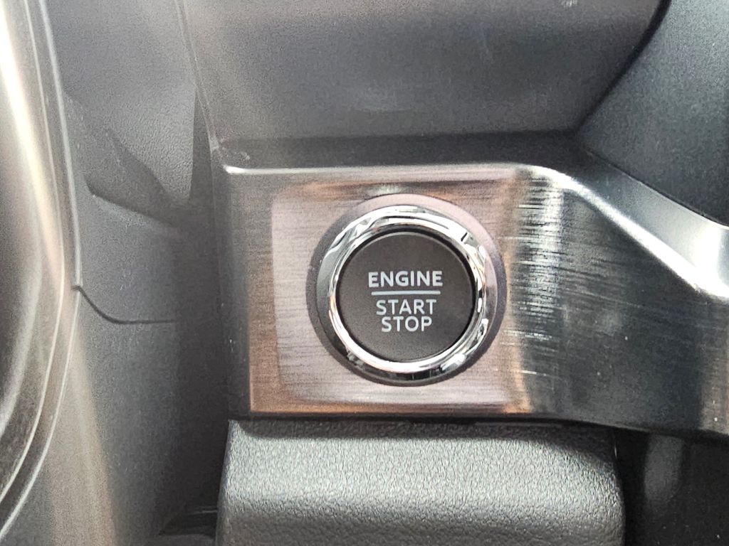 New 2025 White Ford Lariat image 41