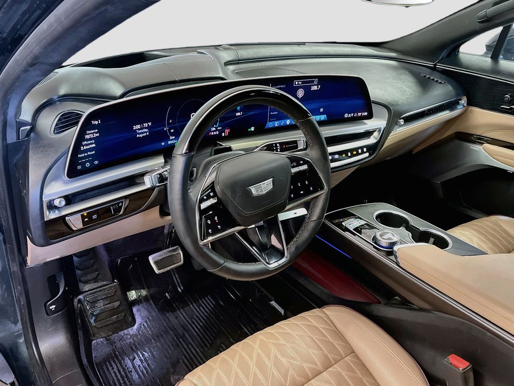 Used 2026 Green Cadillac Signature Luxury image 9