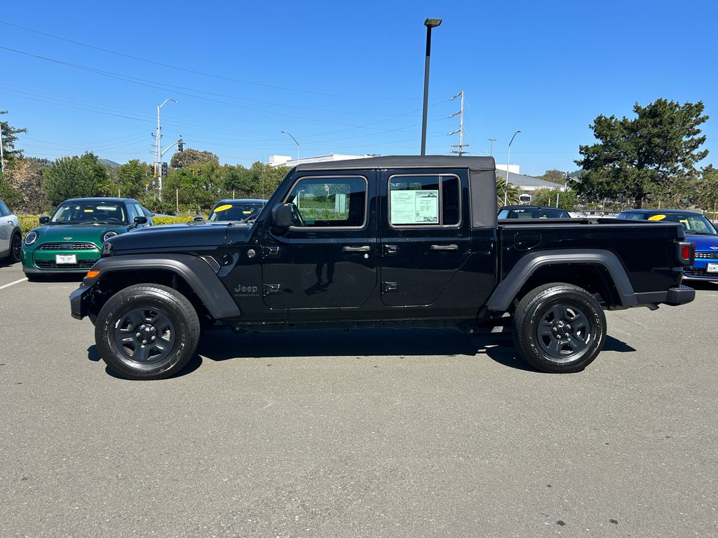 Thumbnail: 2023 Jeep Gladiator - 2
