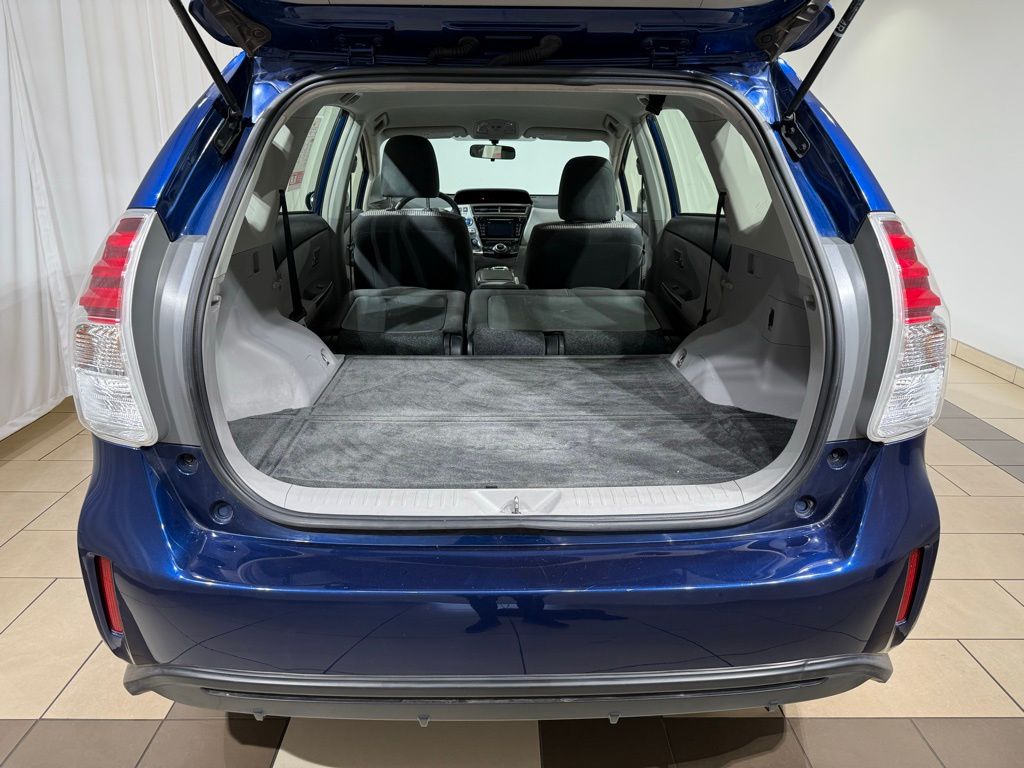 Thumbnail: 2015 Toyota Prius v - 11