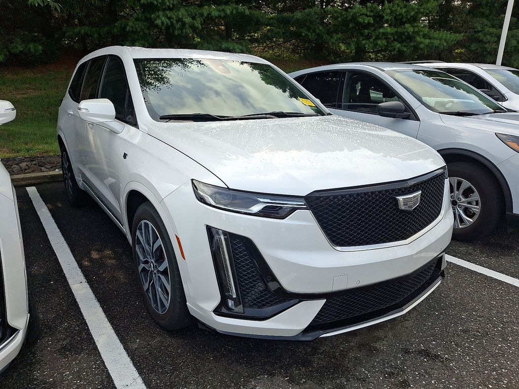 Thumbnail: 2024 Cadillac XT6 - 3