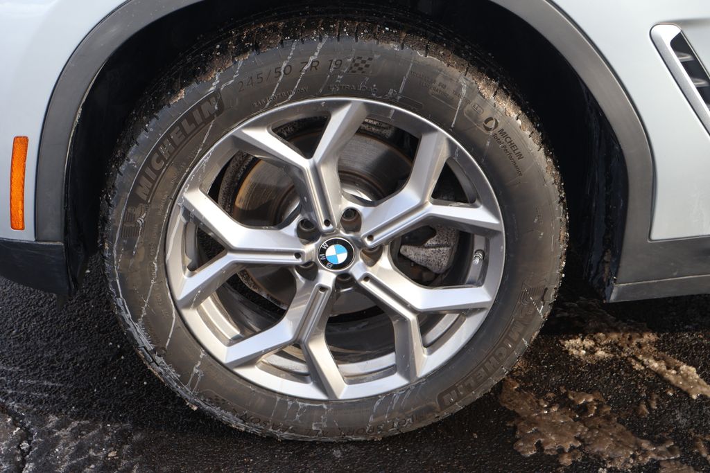 Thumbnail: 2021 BMW X3 - 11