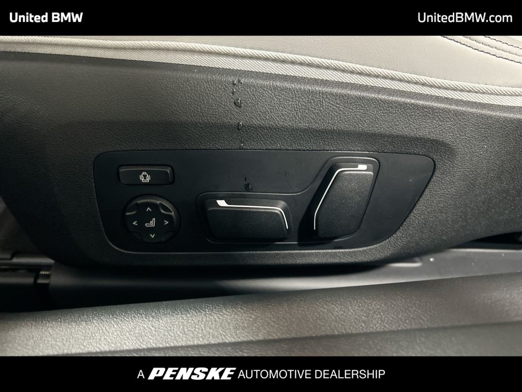 Thumbnail: 2025 BMW M4 - 12