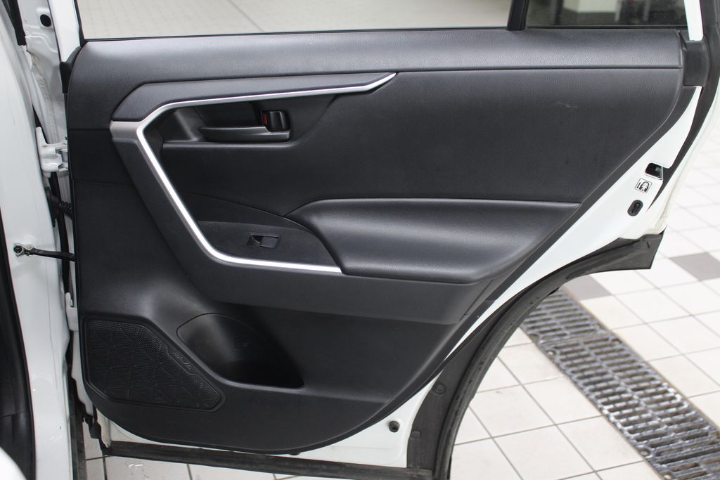 Thumbnail: 2019 Toyota RAV4 - 28