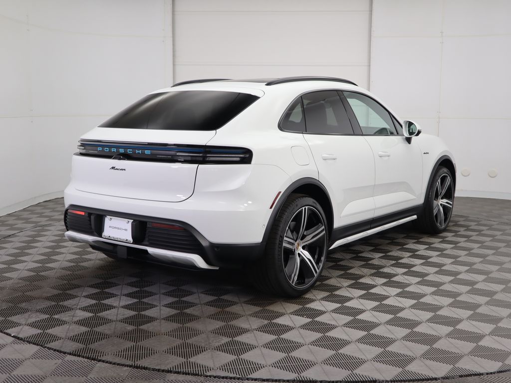 Thumbnail: 2025 Porsche Macan - 7