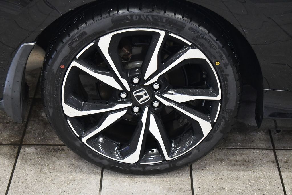 Thumbnail: 2017 Honda Civic - 12