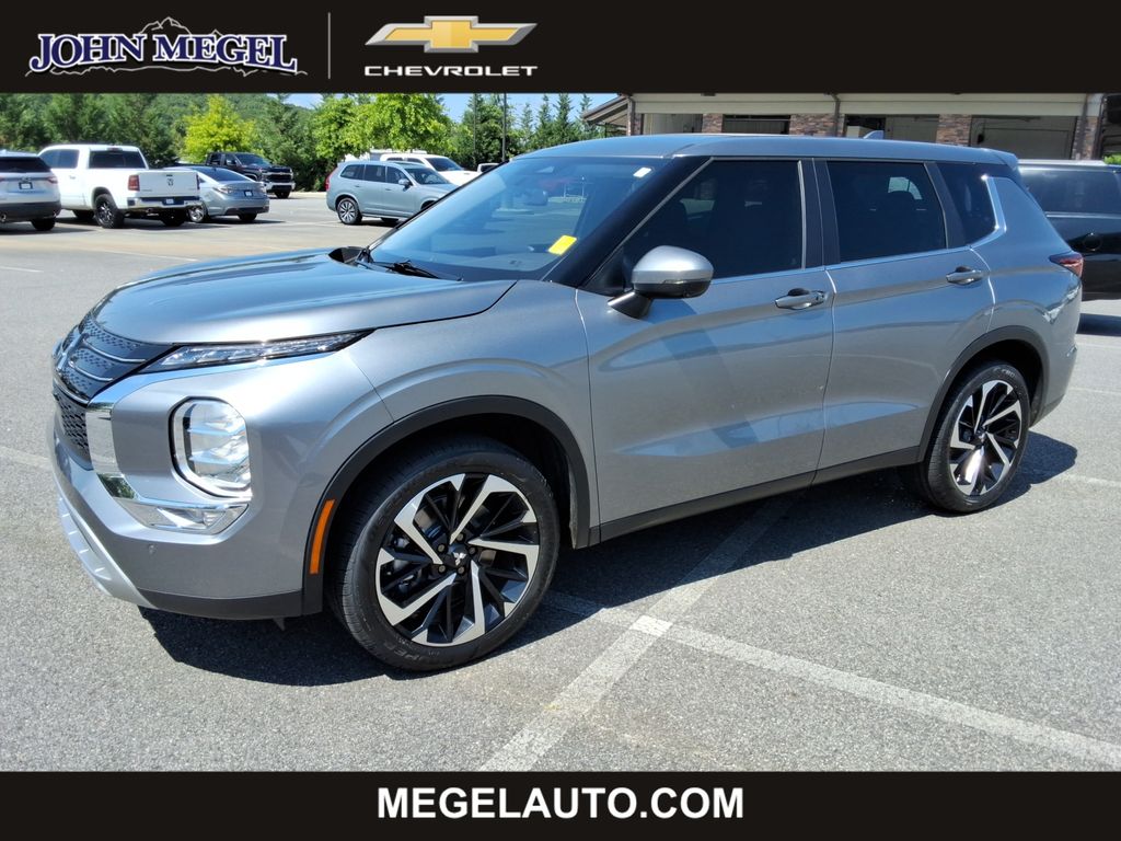 Gray Metallic 2022 Mitsubishi Outlander SUV / Crossover Front-Wheel Drive Continuously Variable Transmission