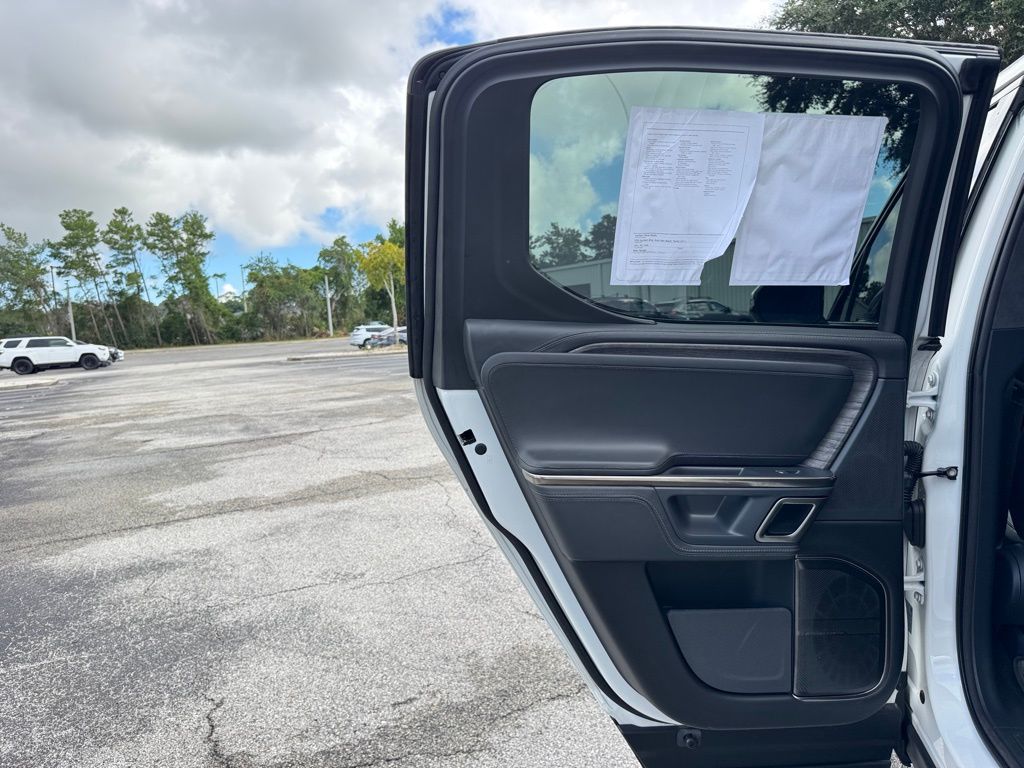 2022 Rivian R1T Adventure photo 30