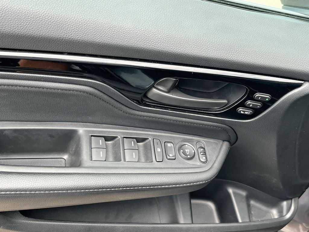 Used 2025 Gray Honda Touring image 18