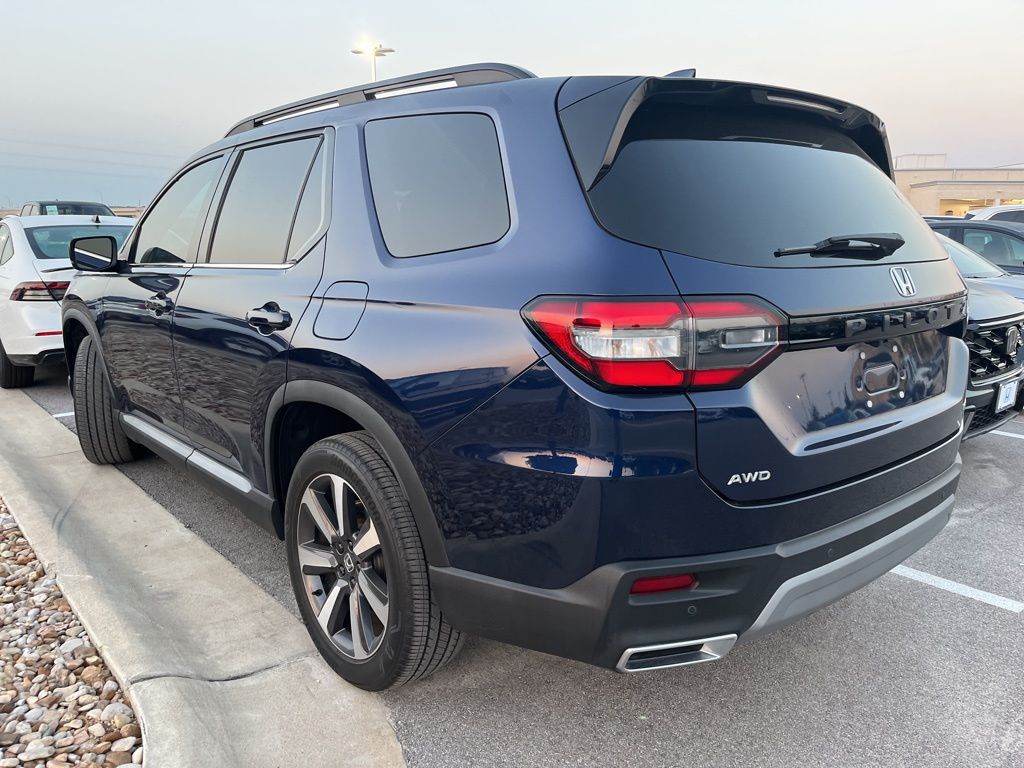 Thumbnail: 2023 Honda Pilot - 4
