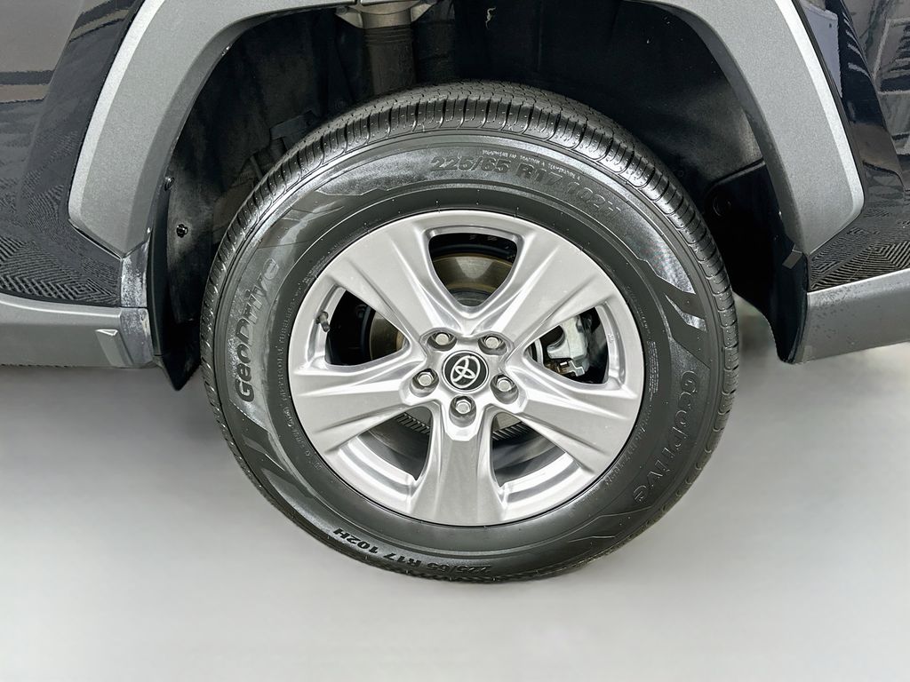 Thumbnail: 2025 Toyota RAV4 - 31