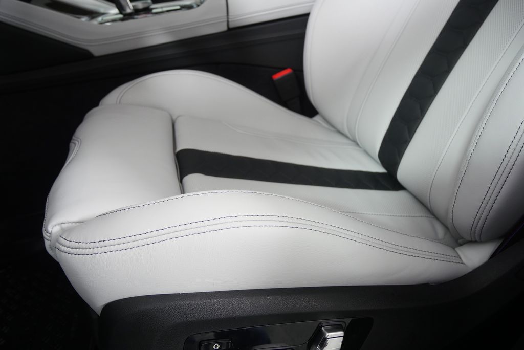 Thumbnail: 2026 BMW X6 - 12