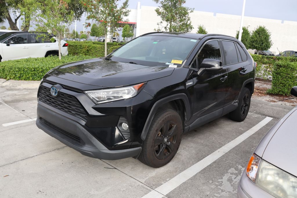 2020 Toyota RAV4 XLE -
                West Palm Beach, FL