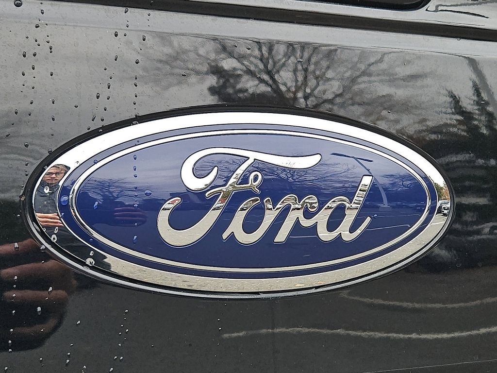 Thumbnail: 2018 Ford F-150 - 32