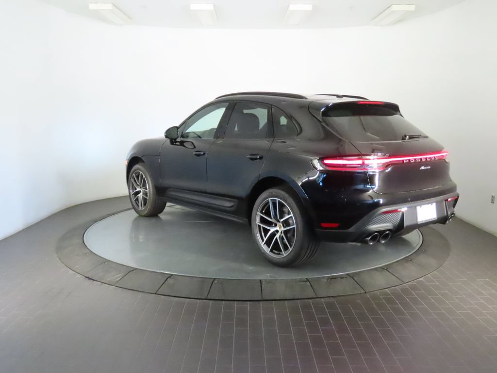 Thumbnail: 2026 Porsche Macan - 3