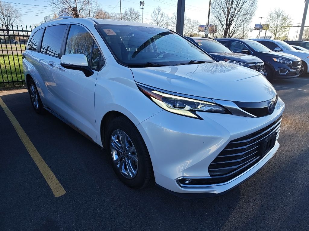 Toyota Sienna Platinum 7-Passenger AWD