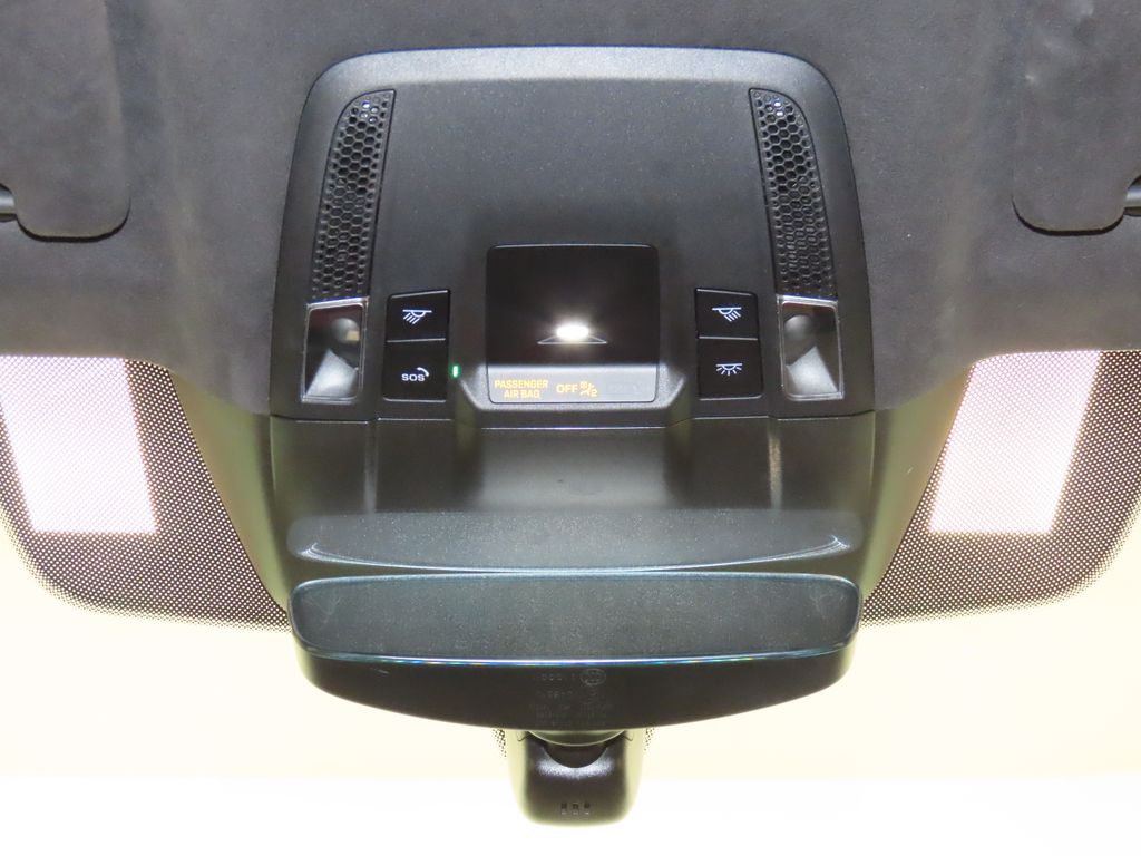 Thumbnail: 2023 Porsche Taycan - 32