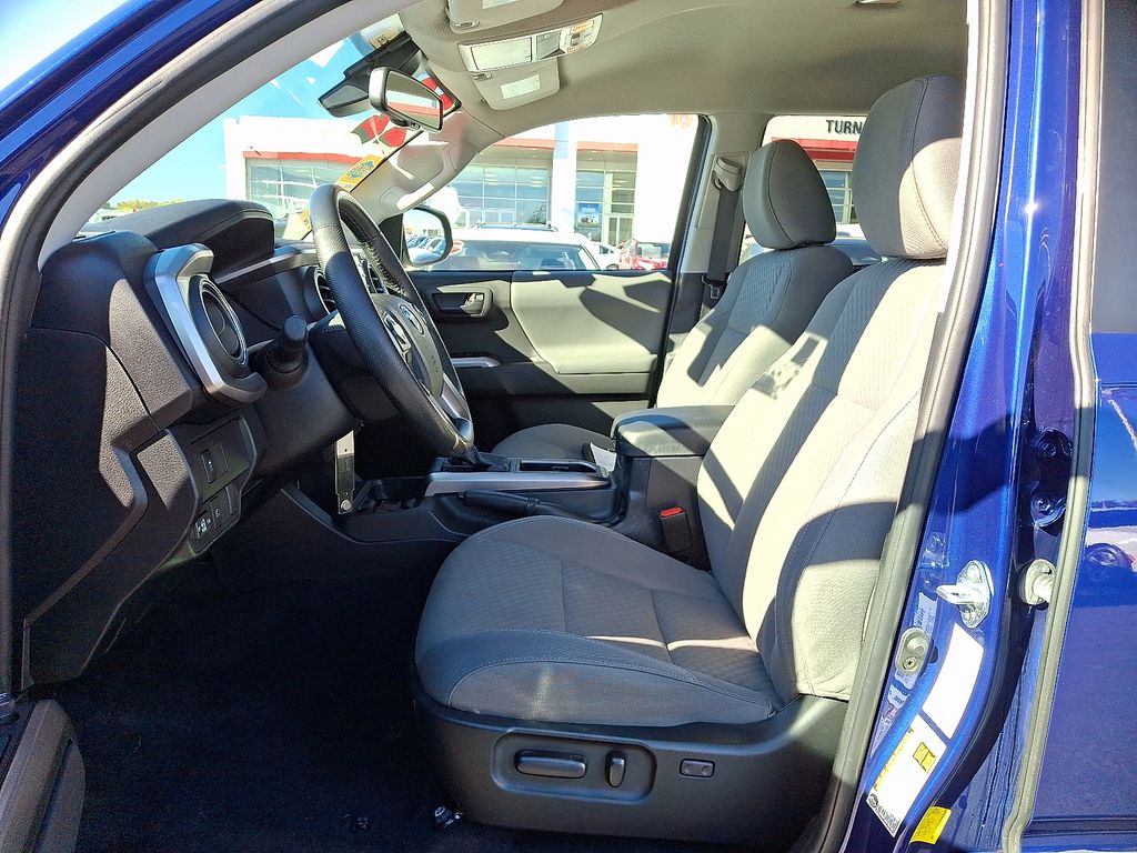 Thumbnail: 2022 Toyota Tacoma - 14