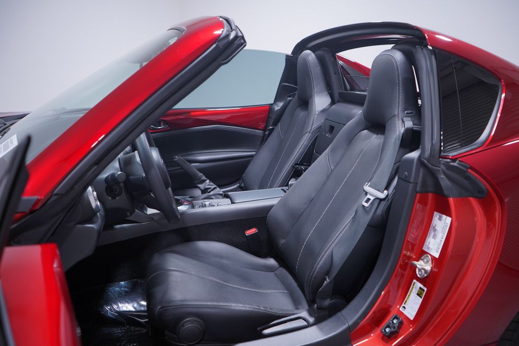 Thumbnail: 2023 Mazda MX-5 Miata - 11