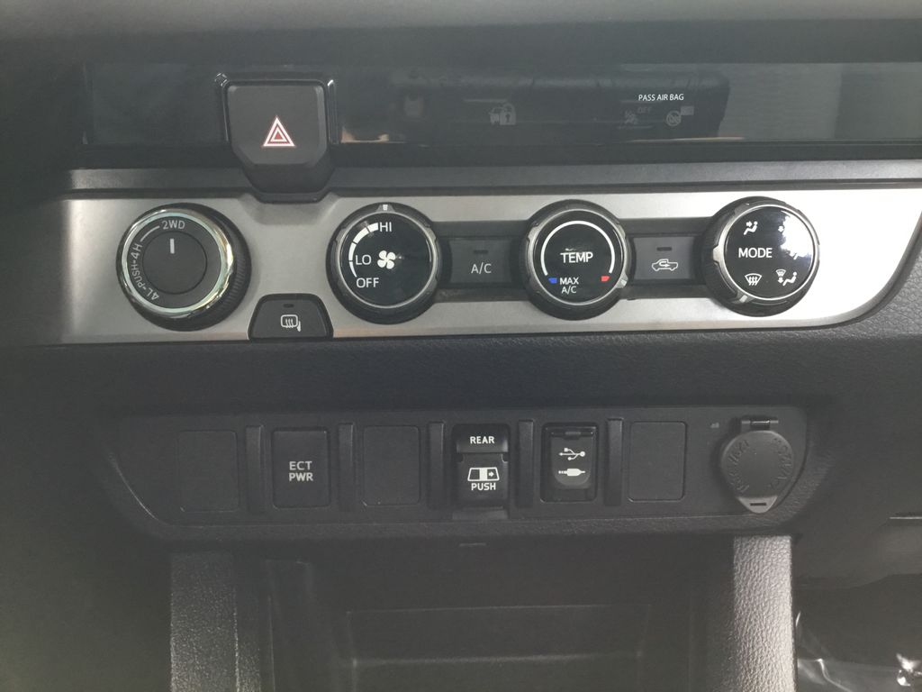 2018 Toyota Tacoma SR5 19