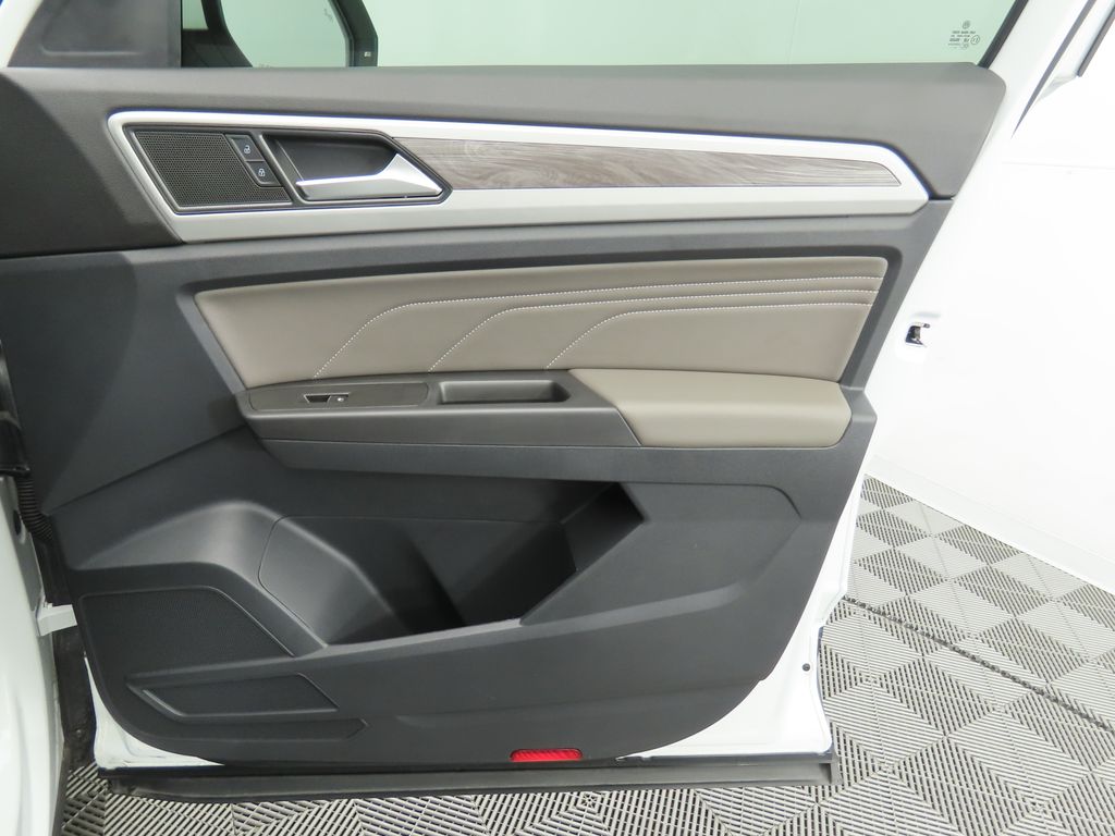 2022 Volkswagen Atlas SE 25