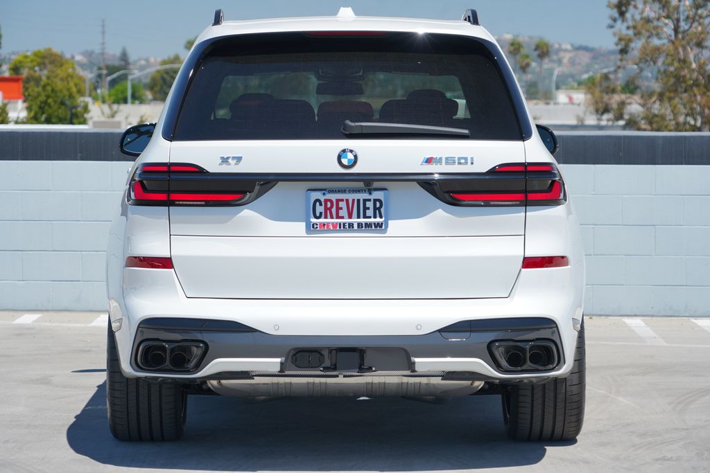 Thumbnail: 2027 BMW X7 - 7