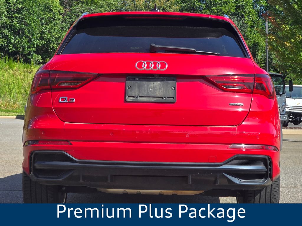 AudiQ33