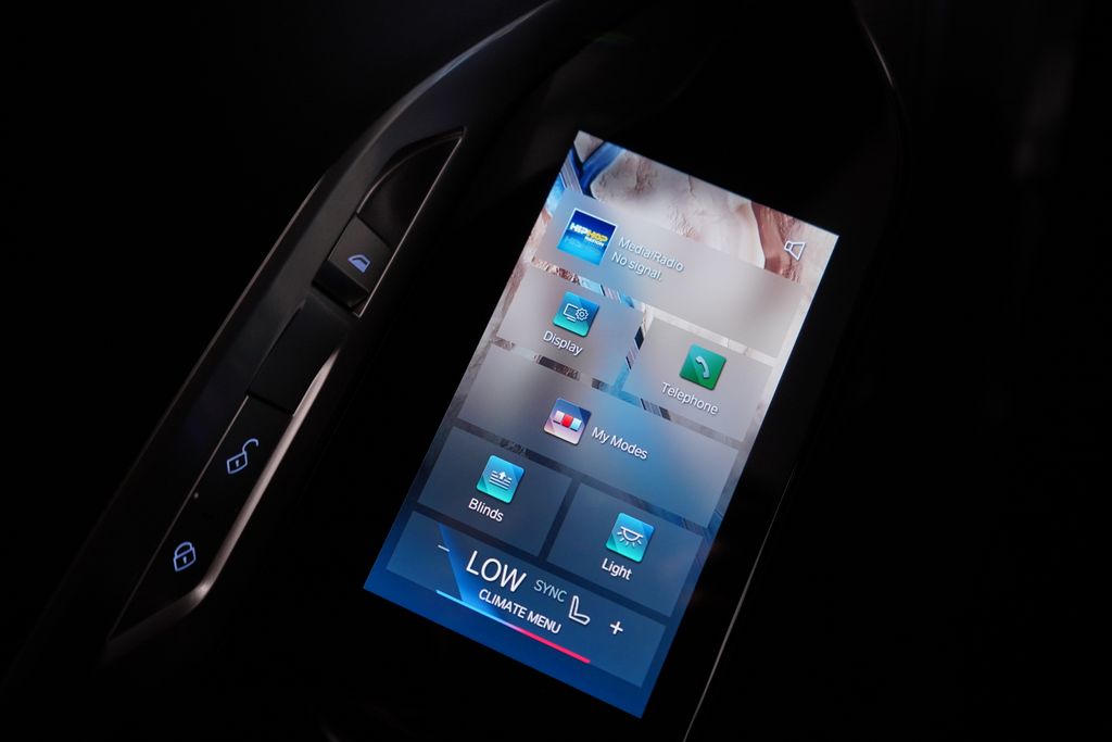 Thumbnail: 2024 BMW 7 Series - 14