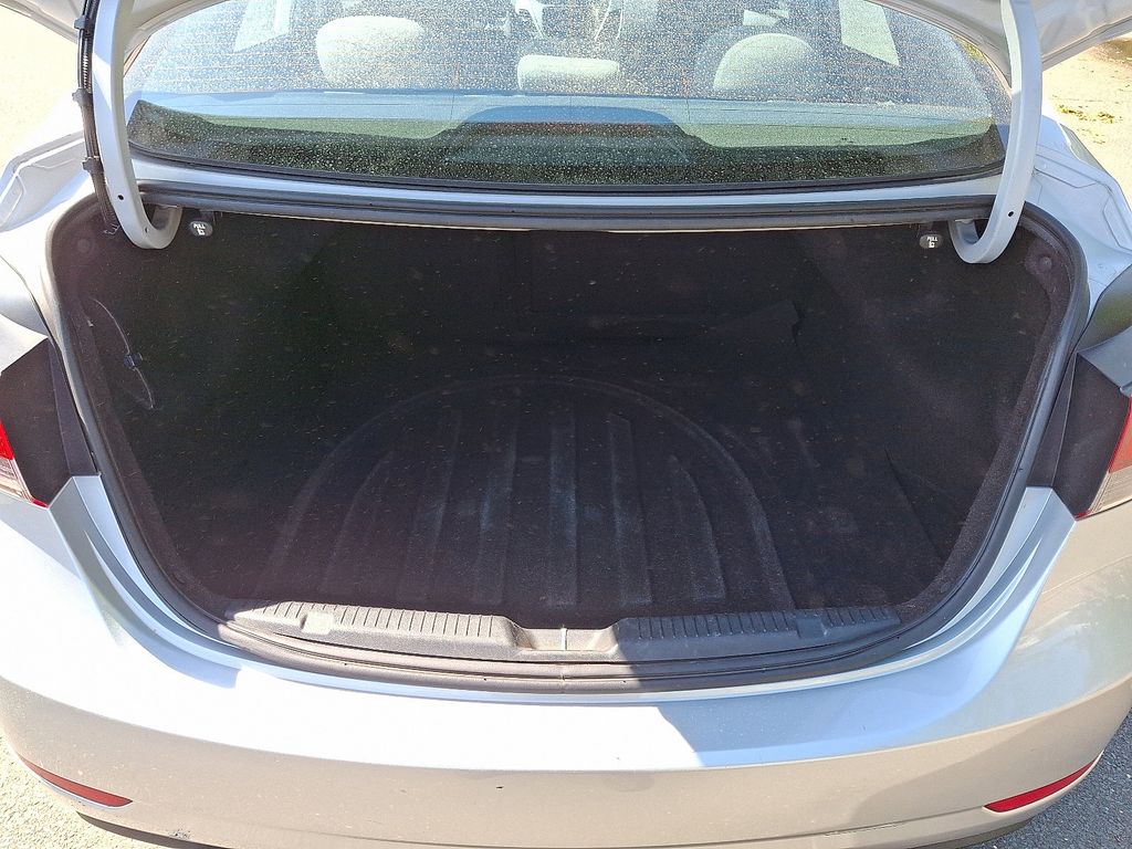 Thumbnail: 2015 Hyundai Elantra - 27