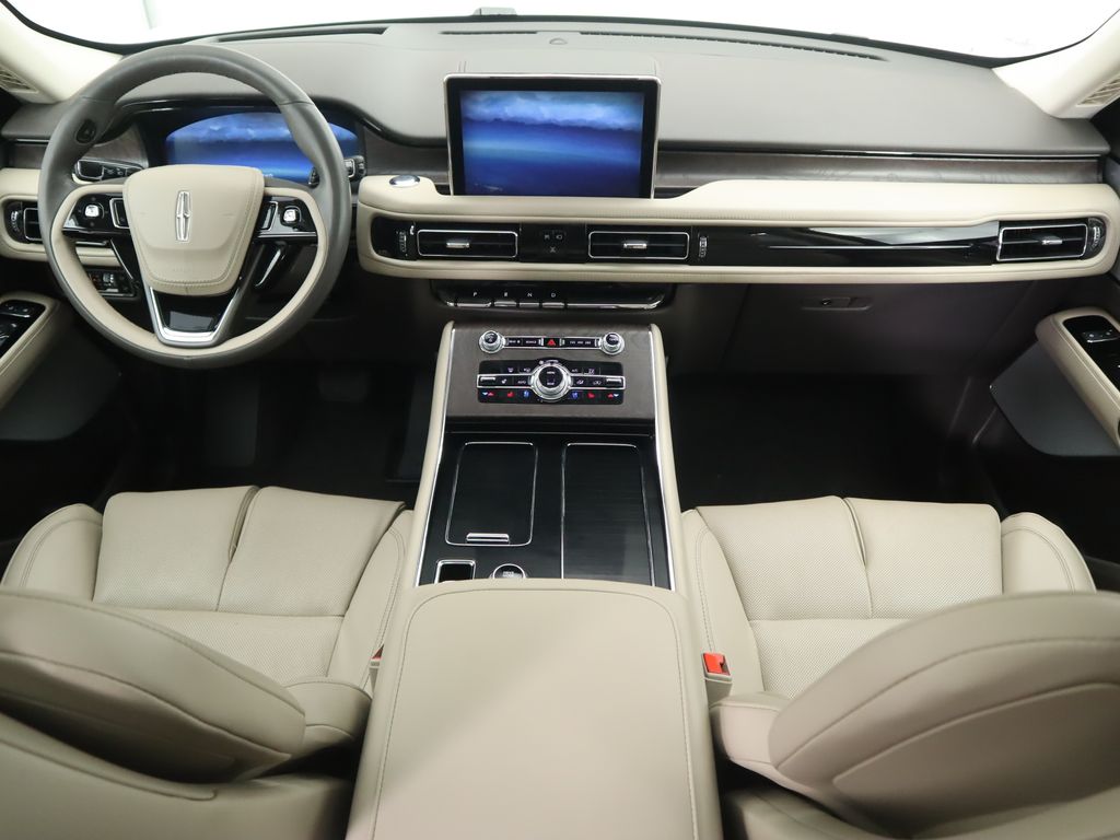 Thumbnail: 2023 Lincoln Aviator - 13