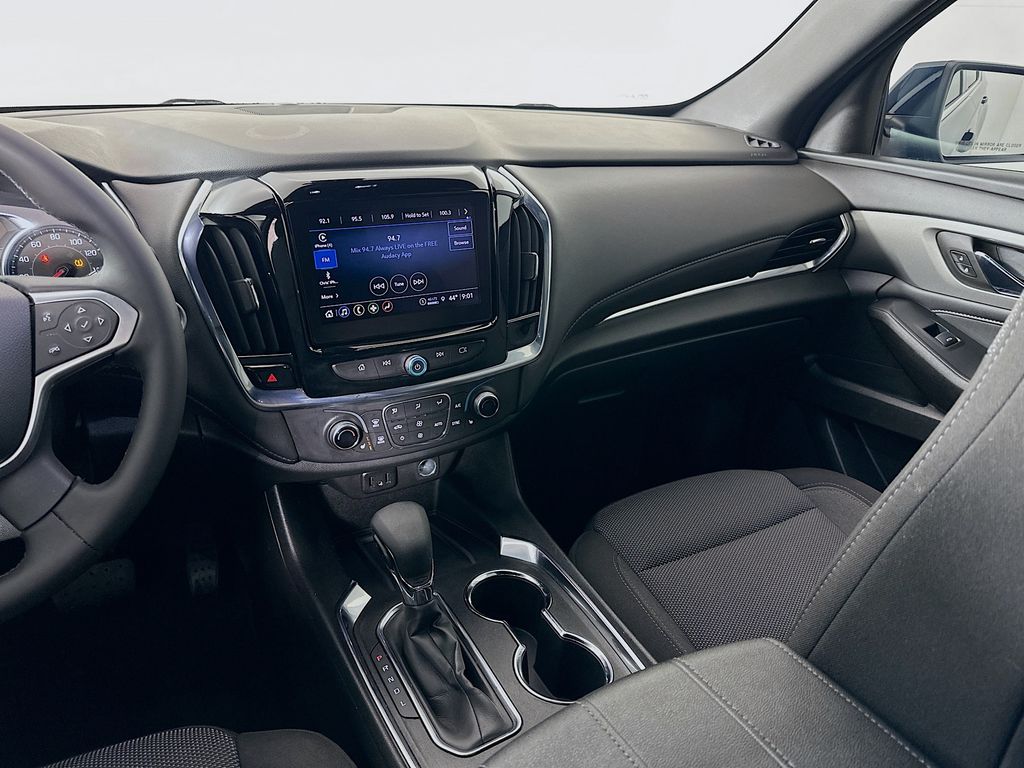 Thumbnail: 2023 Chevrolet Traverse - 22