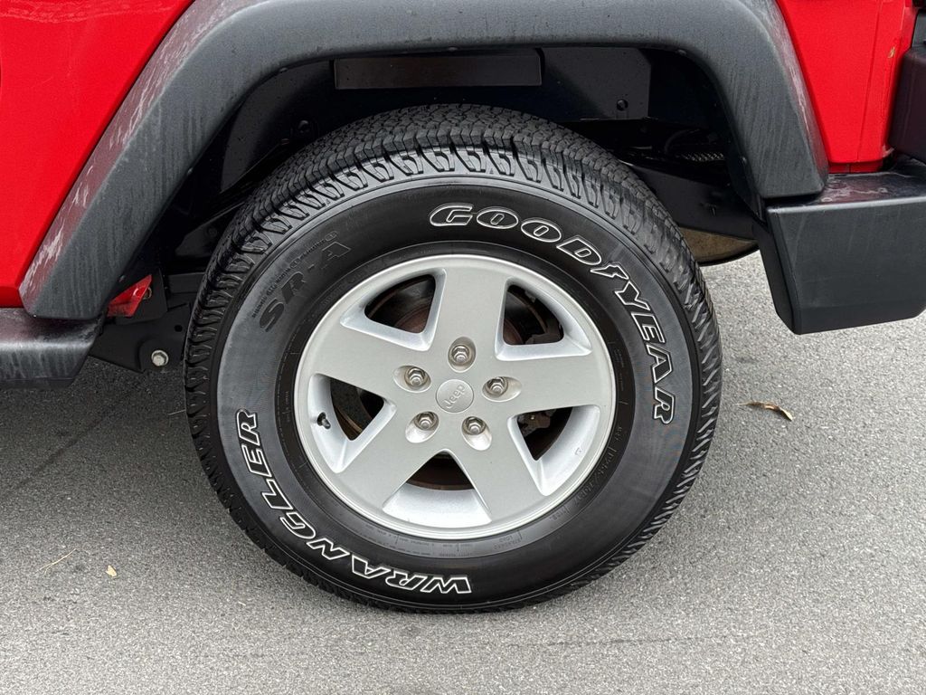 Thumbnail: 2016 Jeep Wrangler - 15