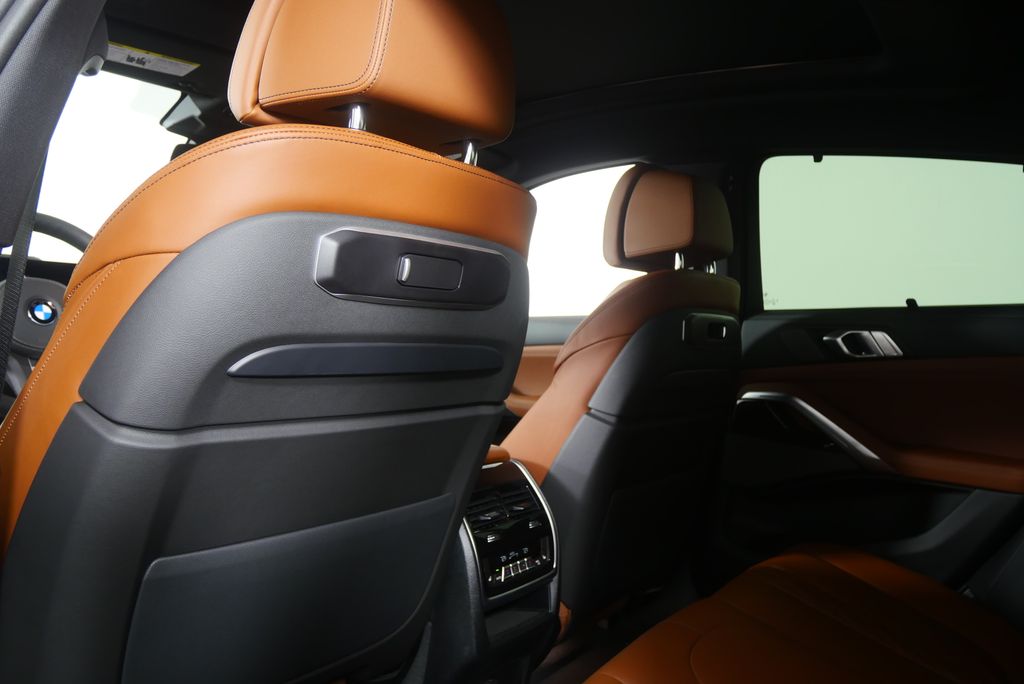 Thumbnail: 2027 BMW X6 - 15