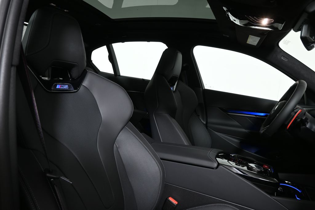 Thumbnail: 2026 BMW M5 - 30