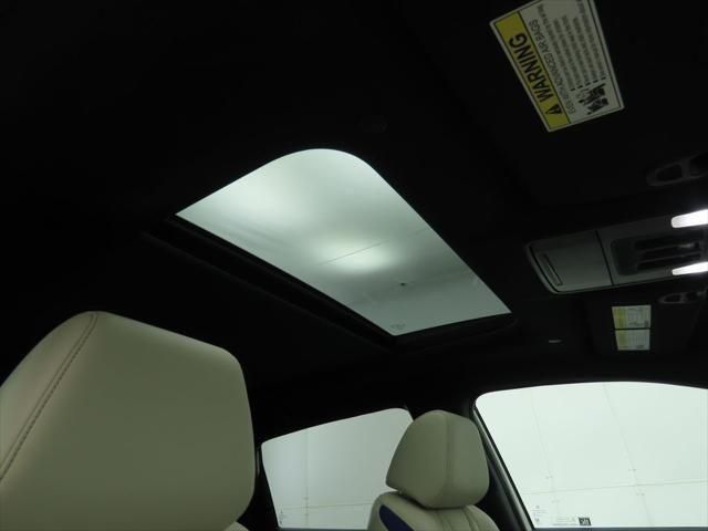 Thumbnail: 2025 Acura ADX - 19