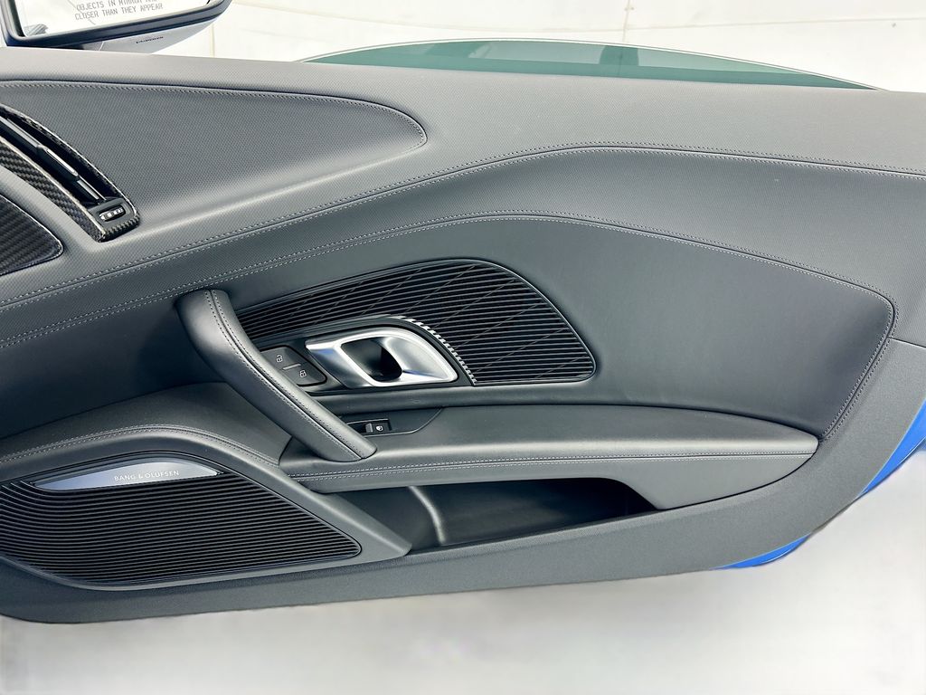 Thumbnail: 2021 Audi R8 - 22