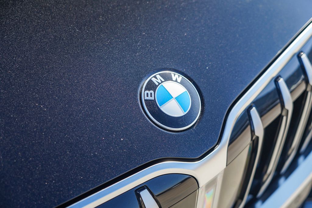 2025 BMW X1 xDrive28i 3