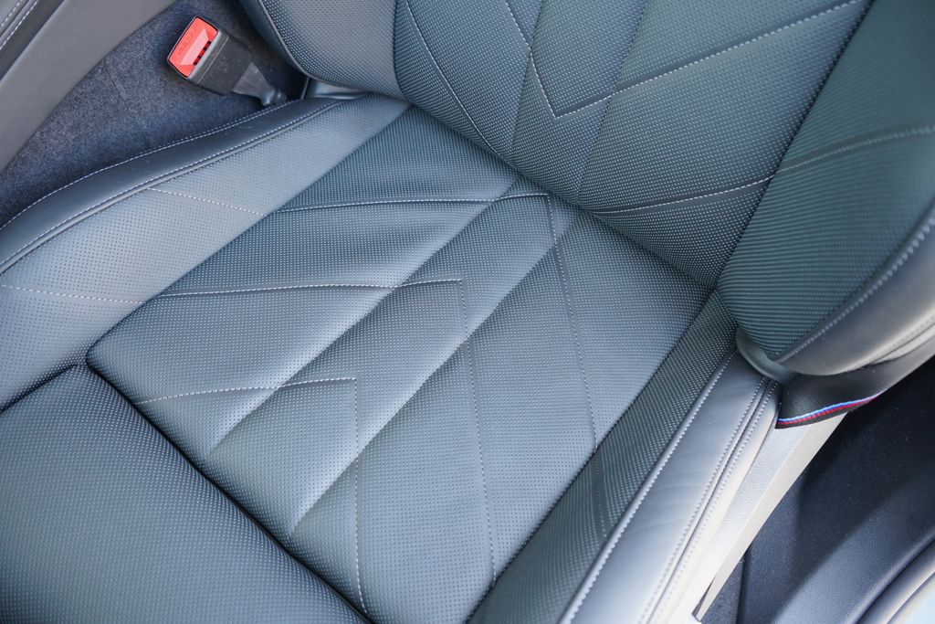 Thumbnail: 2026 BMW XM - 11