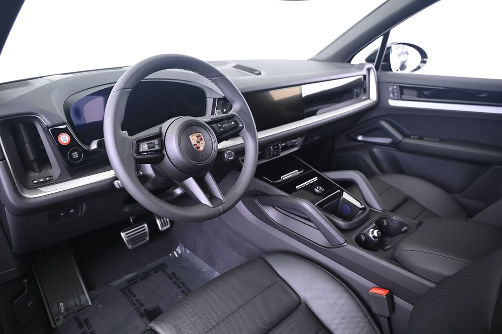 Thumbnail: 2025 Porsche Cayenne - 28