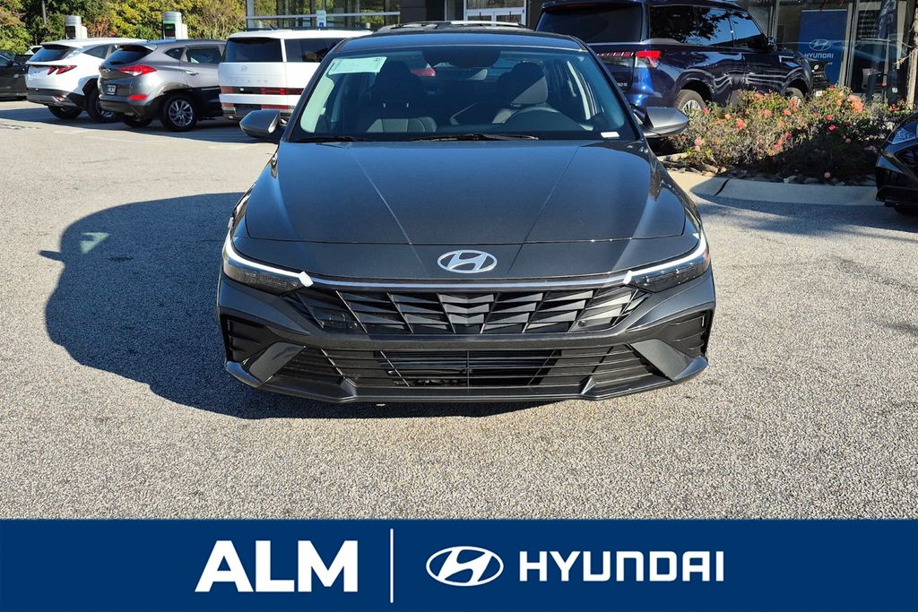New 2026 Gray Hyundai SE image 3