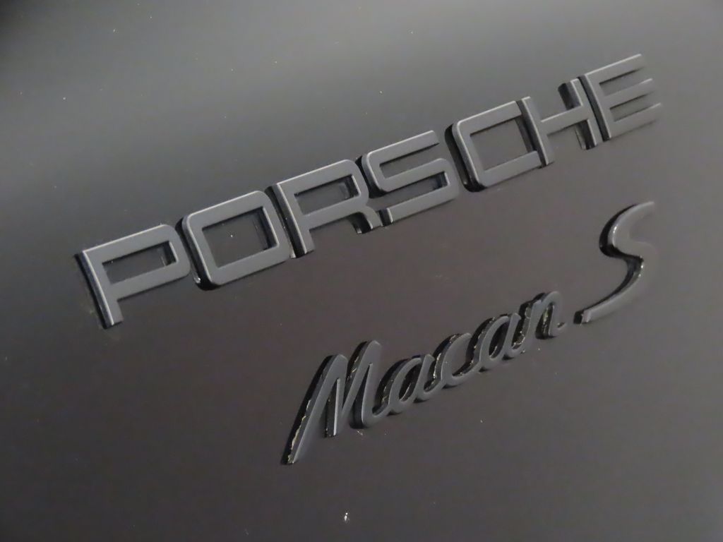 Thumbnail: 2017 Porsche Macan - 12