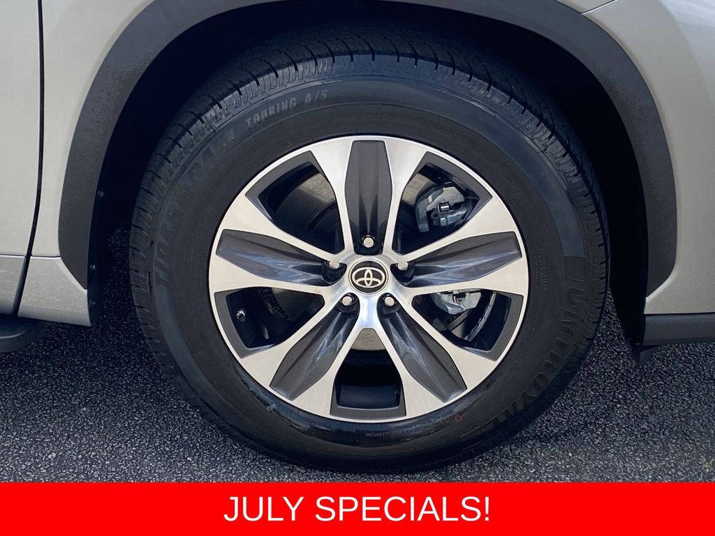 Used 2023 Toyota Highlander SUV