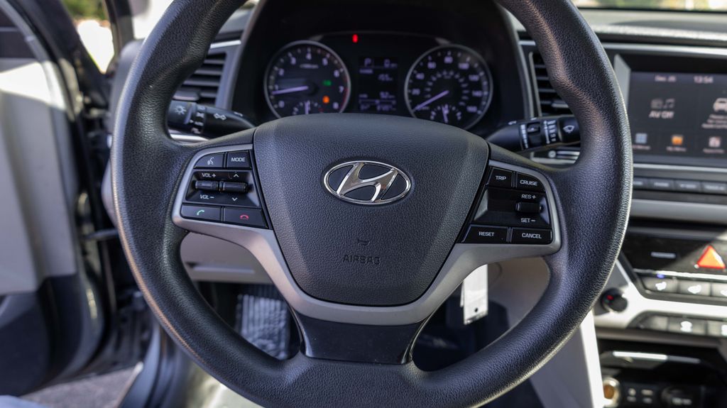 Used 2017 Hyundai Elantra SE 4D Sedan