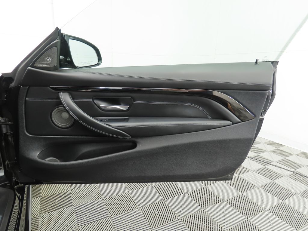 Thumbnail: 2020 BMW M4 - 26
