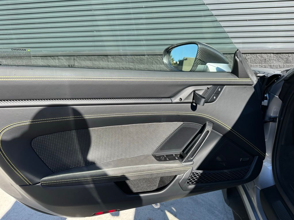 Thumbnail: 2025 Porsche 911 - 14