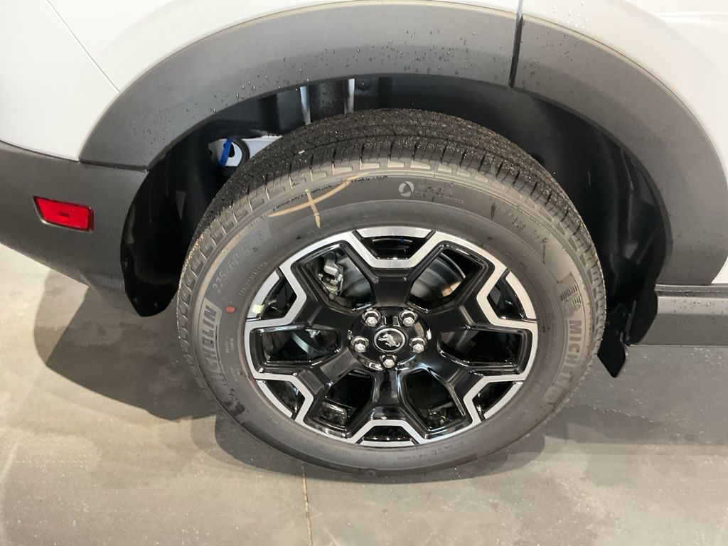 New 2025 White Ford Outer Banks image 19