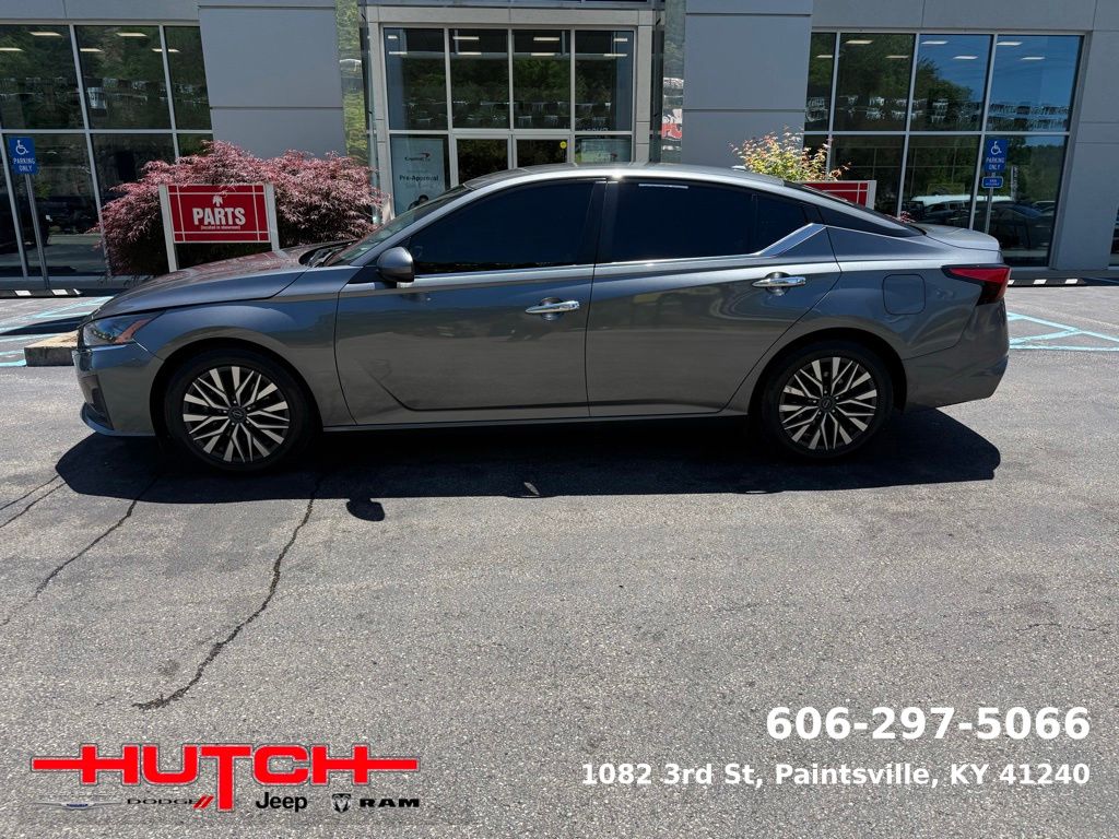 2023 Nissan Altima 2.5 SV FWD