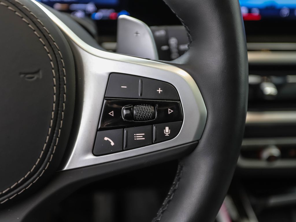 Thumbnail: 2025 BMW X7 - 13