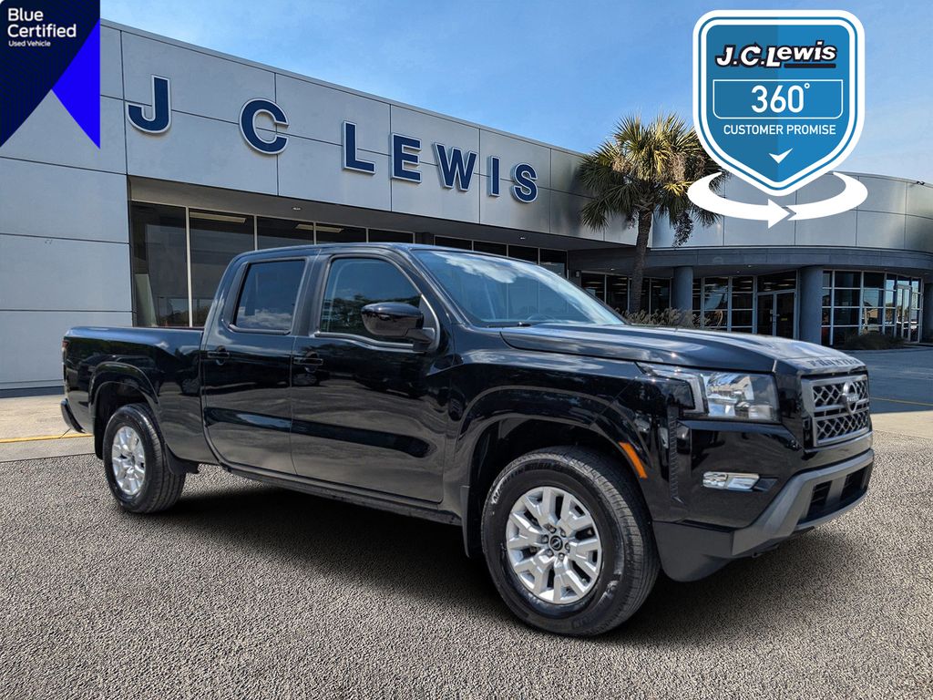 2024 Nissan Frontier SV